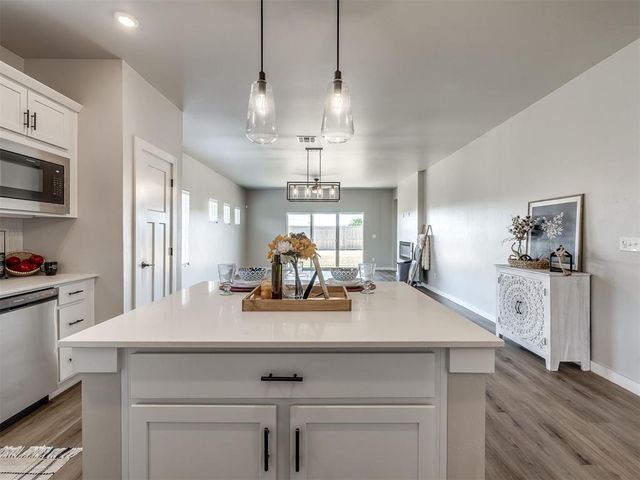 8104 NW NW 151st Circle, Edmond, OK 73013