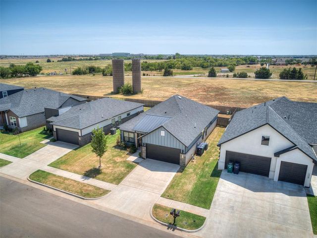 8104 NW NW 151st Circle, Edmond, OK 73013