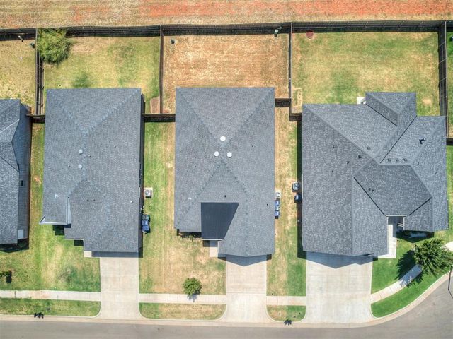 8104 NW NW 151st Circle, Edmond, OK 73013