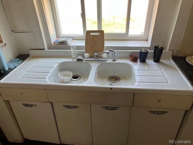 518 Trinchera St, San Luis, CO 81152