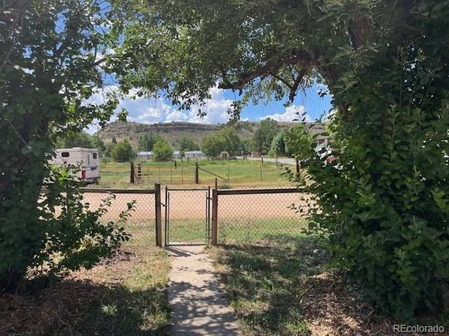 518 Trinchera St, San Luis, CO 81152