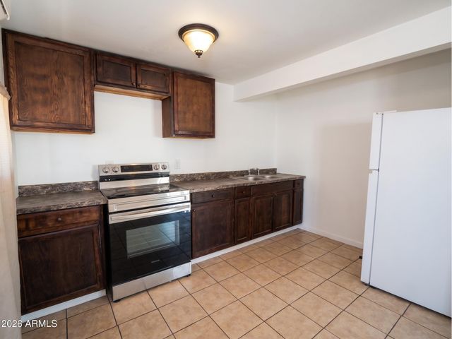 742 W BROADWAY Road, Phoenix, AZ 85041
