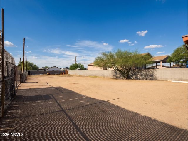 742 W BROADWAY Road, Phoenix, AZ 85041