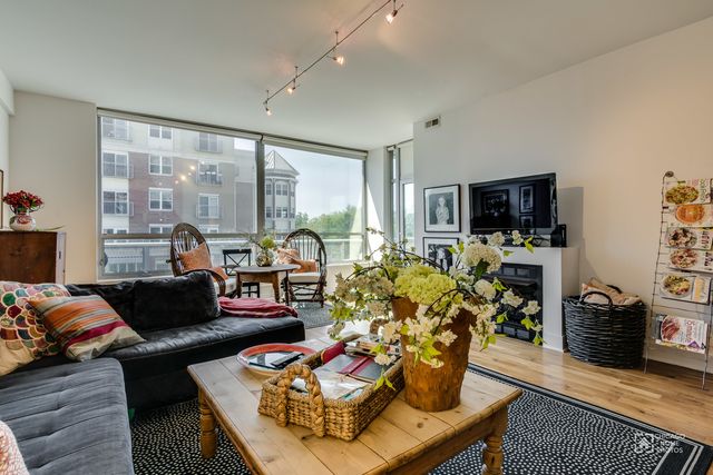 525 KEDZIE Avenue 503, Evanston, IL 60202