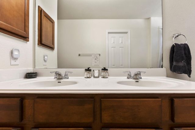 368 Housefinch LOOP, Leander, TX 78641