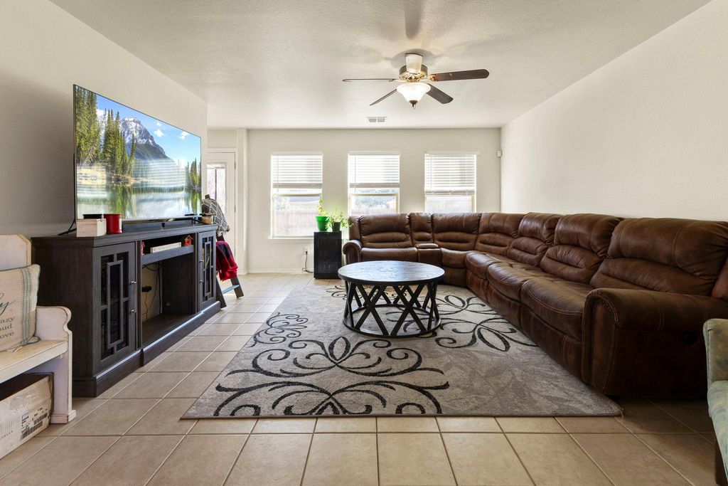 368 Housefinch LOOP, Leander, TX 78641