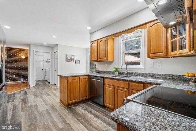 14312 PERRYWOOD DR, Burtonsville, MD 20866
