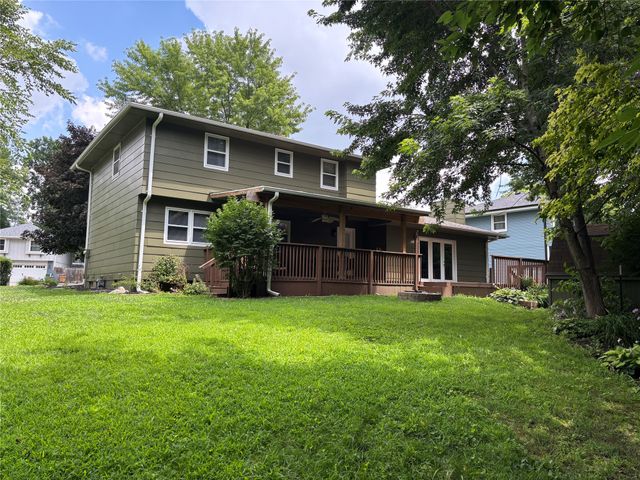 1622 NW 109th Street, Clive, IA 50325
