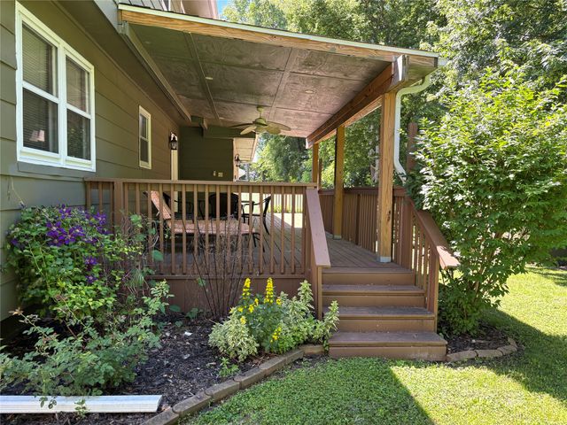 1622 NW 109th Street, Clive, IA 50325