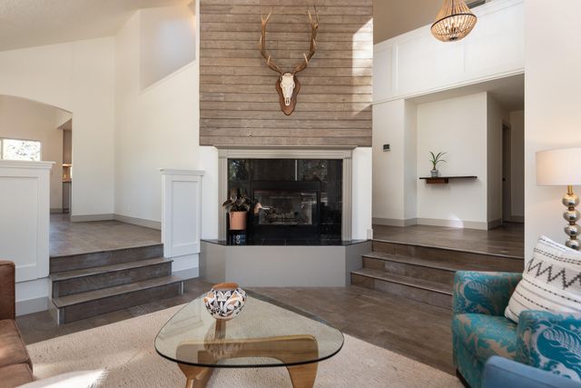 60012 Ridgeview Drive W, Bend, OR 97702