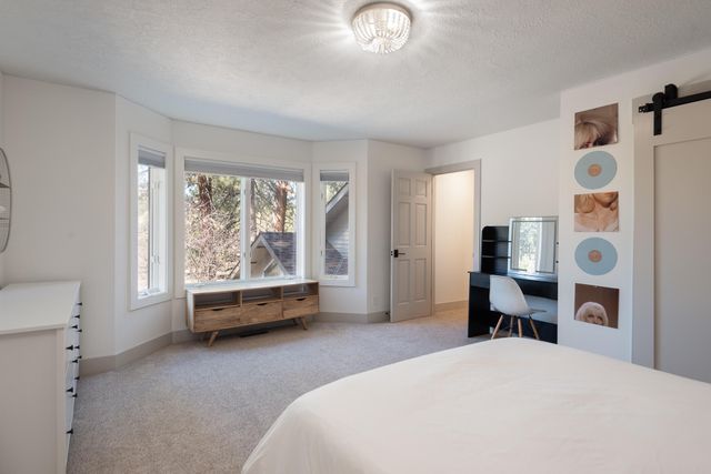 60012 Ridgeview Drive W, Bend, OR 97702