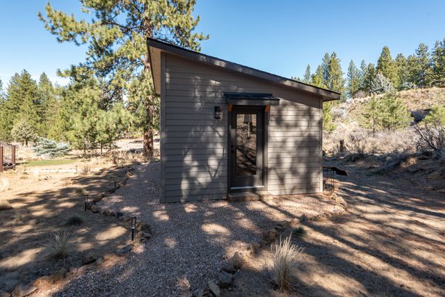 60012 Ridgeview Drive W, Bend, OR 97702