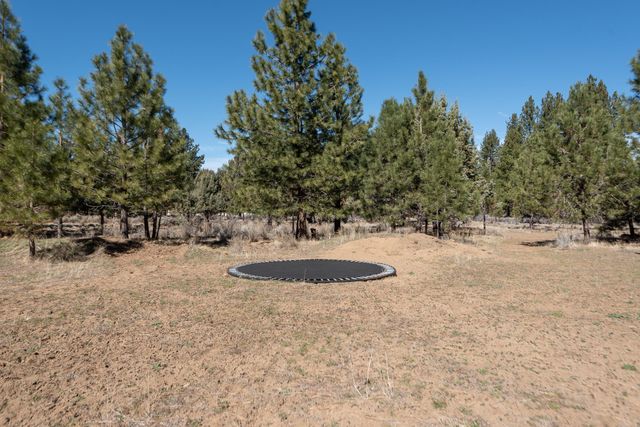 60012 Ridgeview Drive W, Bend, OR 97702