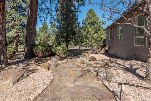 60012 Ridgeview Drive W, Bend, OR 97702