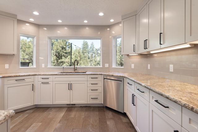 60012 Ridgeview Drive W, Bend, OR 97702