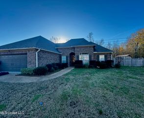 990 Clubhouse Drive, Pearl, MS 39208