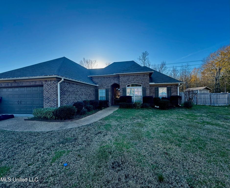 990 Clubhouse Drive, Pearl, MS 39208
