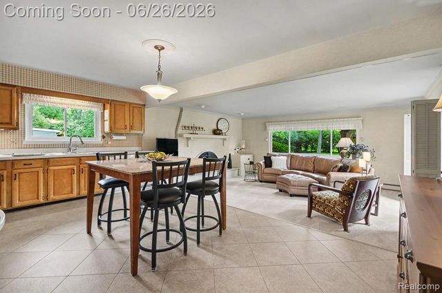 24474 Springbrook Drive, Farmington, MI 48336