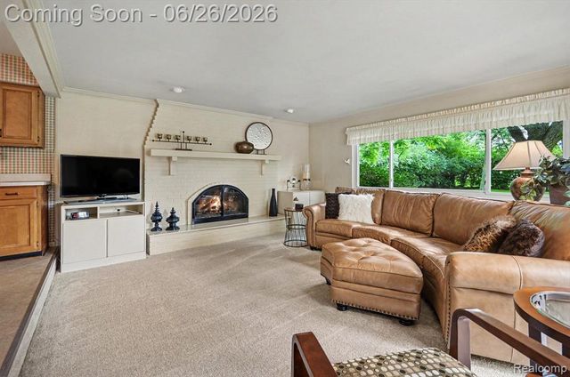 24474 Springbrook Drive, Farmington, MI 48336