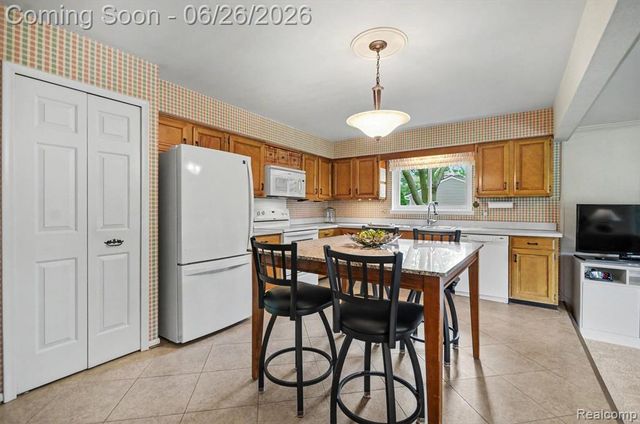 24474 Springbrook Drive, Farmington, MI 48336