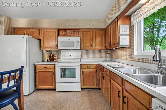 24474 Springbrook Drive, Farmington, MI 48336