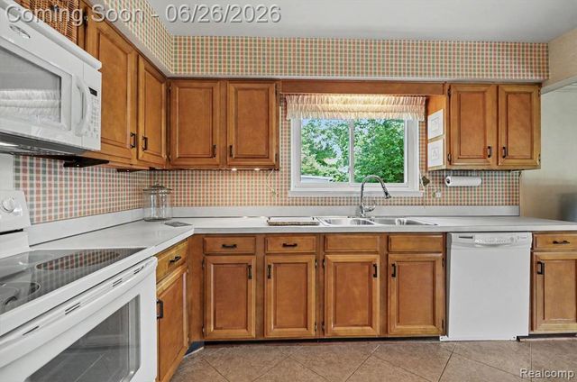 24474 Springbrook Drive, Farmington, MI 48336