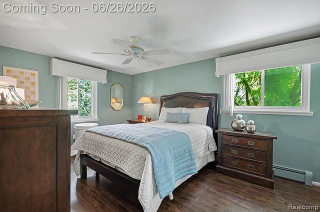 24474 Springbrook Drive, Farmington, MI 48336