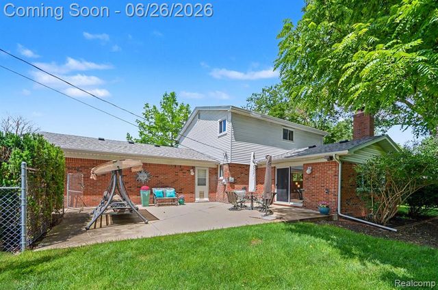 24474 Springbrook Drive, Farmington, MI 48336