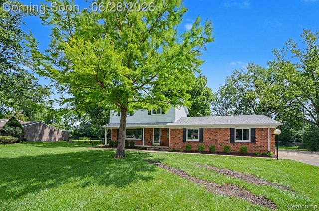 24474 Springbrook Drive, Farmington, MI 48336