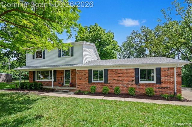 24474 Springbrook Drive, Farmington, MI 48336