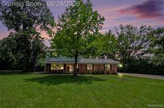 24474 Springbrook Drive, Farmington, MI 48336