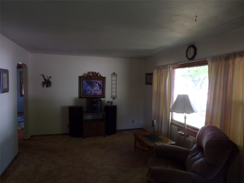 Image 10 of property listing at 315 E Wisconsin Street, Chippewa Falls, WI 54729