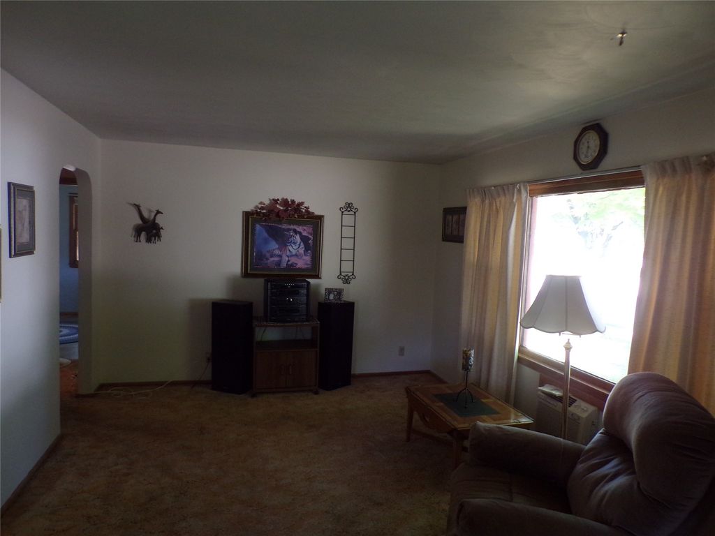 Image 9 of property listing at 315 E Wisconsin Street, Chippewa Falls, WI 54729