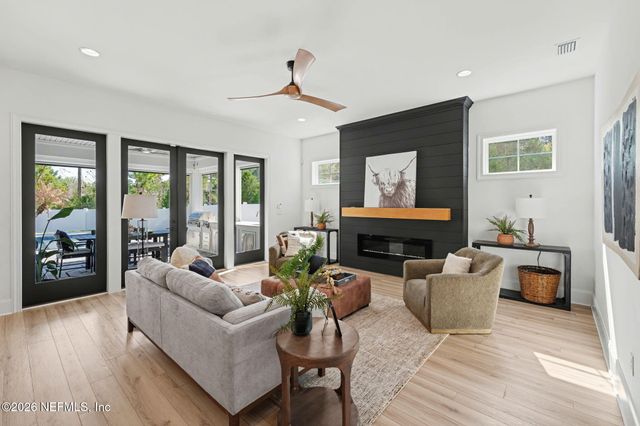 28 WOODBAY Court, St. Johns, FL 32259