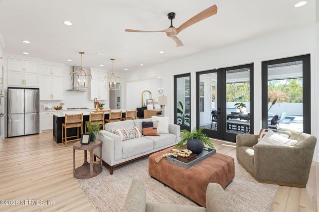 28 WOODBAY Court, St. Johns, FL 32259