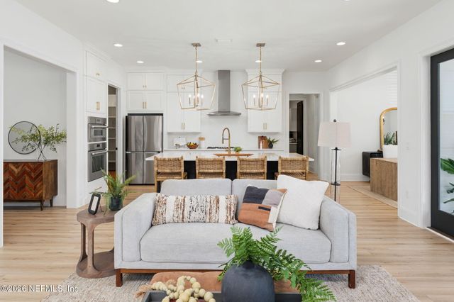 28 WOODBAY Court, St. Johns, FL 32259