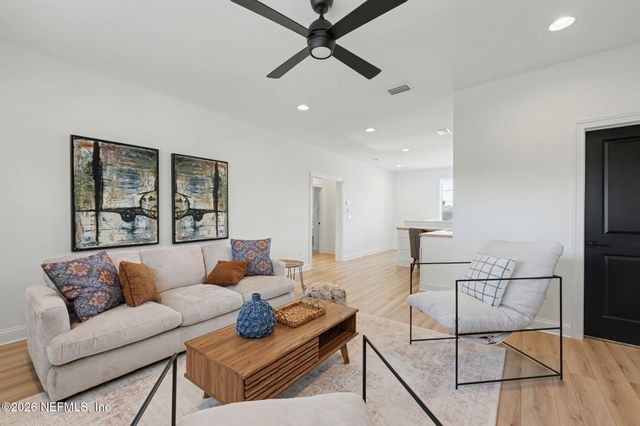 28 WOODBAY Court, St. Johns, FL 32259