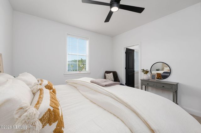 28 WOODBAY Court, St. Johns, FL 32259