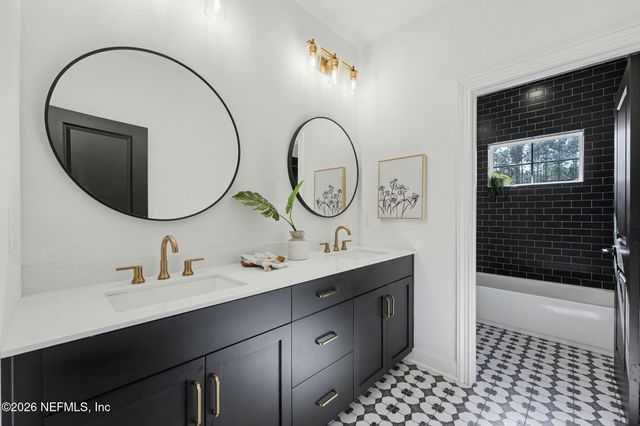 28 WOODBAY Court, St. Johns, FL 32259