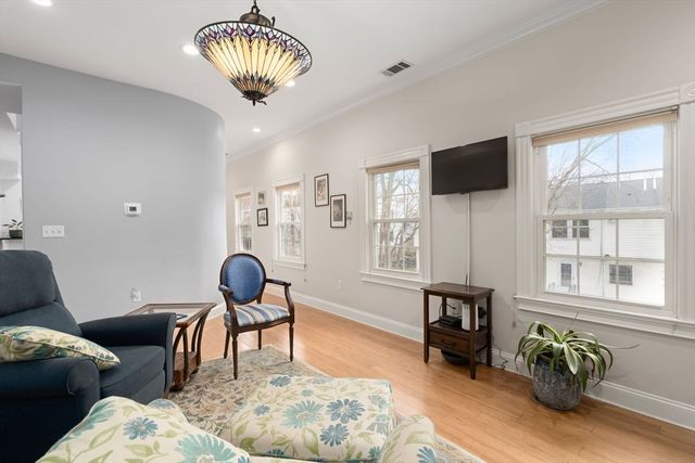 62 Winthrop St 2, Boston, MA 02119