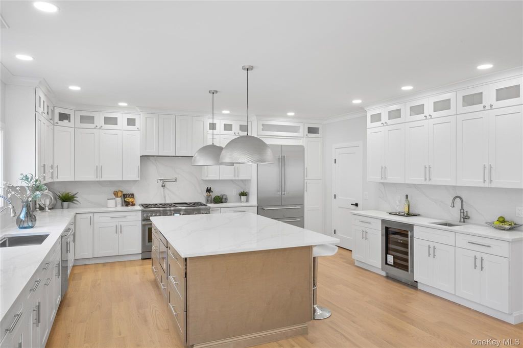 206 Beverly Road, Huntington Station, NY 11746 — photo 3