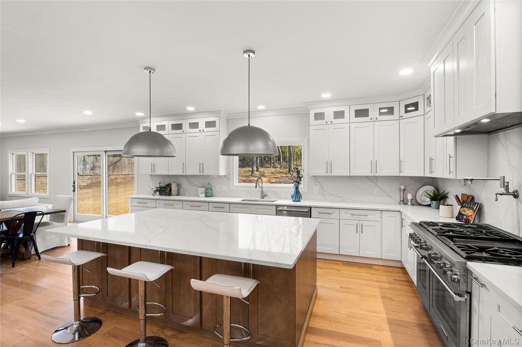 206 Beverly Road, Huntington Station, NY 11746 — photo 5
