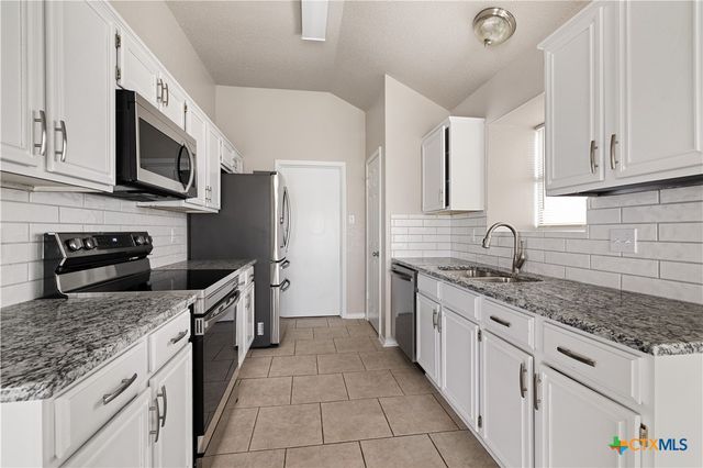 2210 Waterfall Drive, Killeen, TX 76549