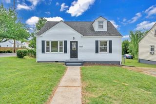 2637 Cornell DR, Roanoke, VA 24012