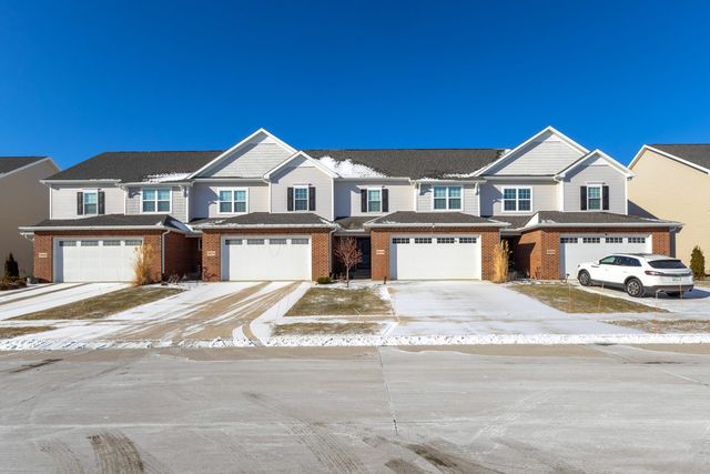 3918 ORCHARD Drive, Bettendorf, IA 52722