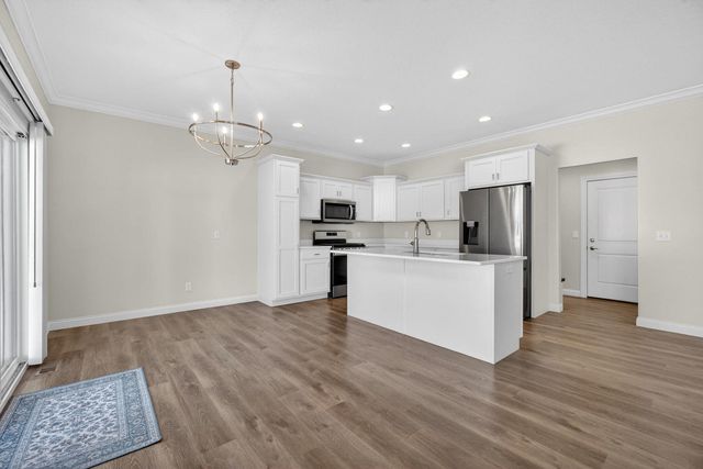 3918 ORCHARD Drive, Bettendorf, IA 52722