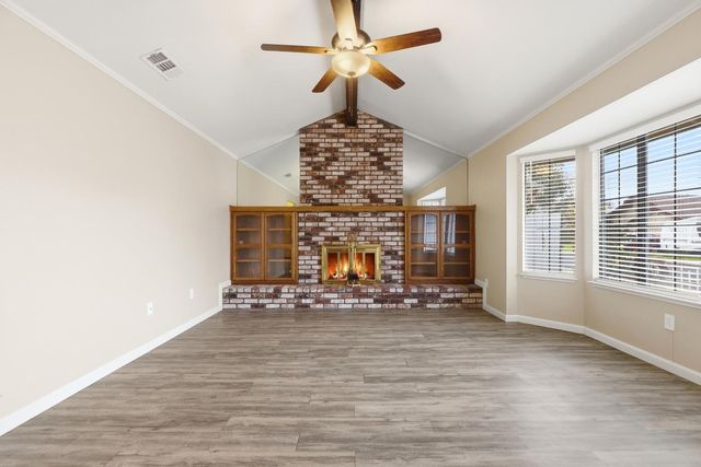 2613 Mill Oak Dr, Modesto, CA 95355