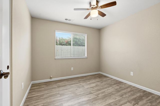 2613 Mill Oak Dr, Modesto, CA 95355