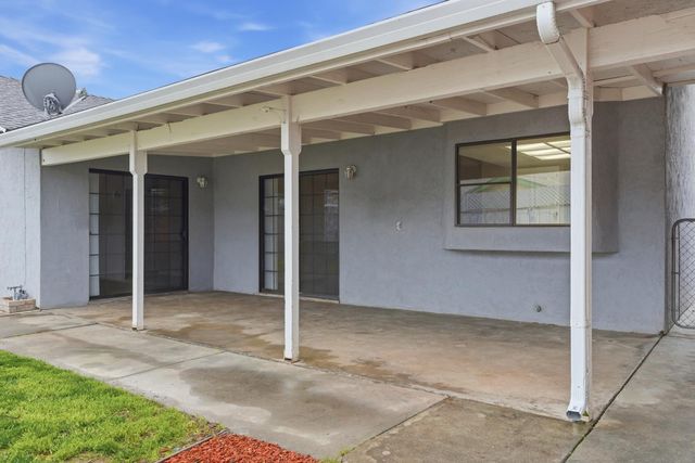 2613 Mill Oak Dr, Modesto, CA 95355