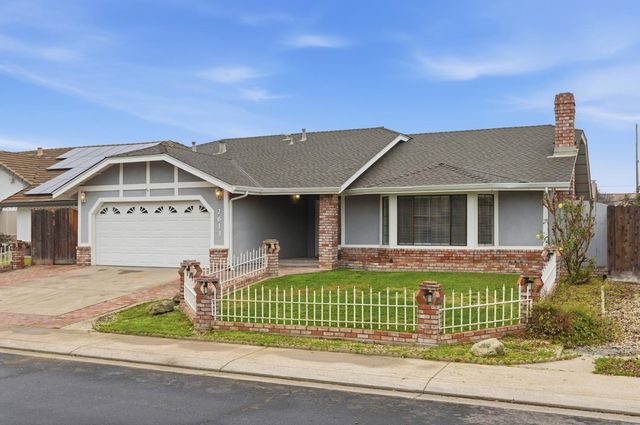 2613 Mill Oak Dr, Modesto, CA 95355